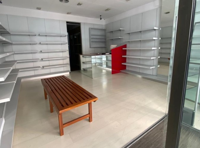 Buy In commercial spaces Andorra la Vella: 46 m² - 2.000 €
