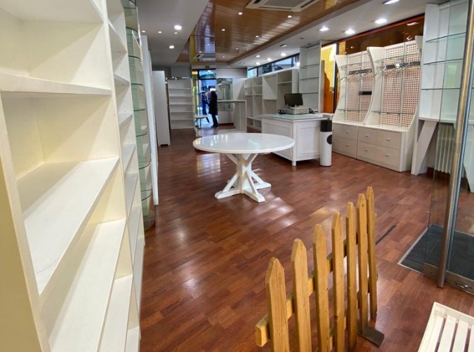 Buy In commercial spaces Andorra la Vella: 69 m² - 3.000 €